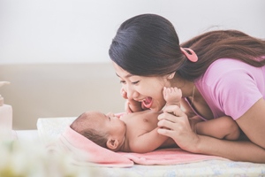 2个半月宝宝能吃多少奶 2个半月宝宝能吃多少奶