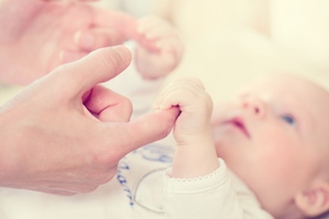 一个多月宝宝缺钙表现有什么 一个多月宝宝缺钙表现有什么