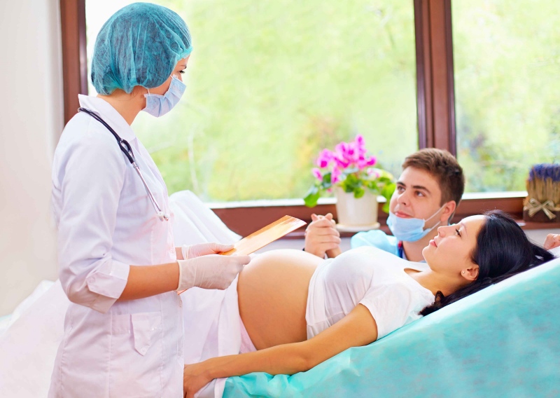 待产孕妇怎么躺比较好待产时该怎么办好